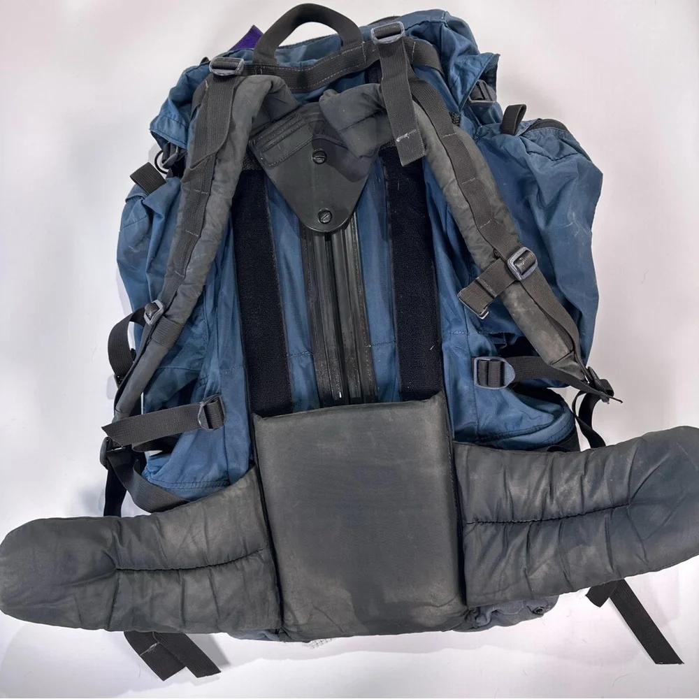 Lowe Alpine Unisex Vintage Internal Frame Backpack R
